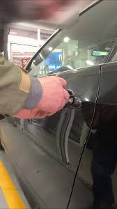 فتح السيارات بدون مفتاح