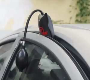 فتح سيارات أمام البيت